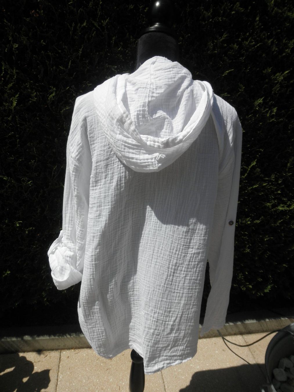 Blusen: Bluse mit Kapuze Weiss – Gebraucht aus Buttwil von Engelhaar 3