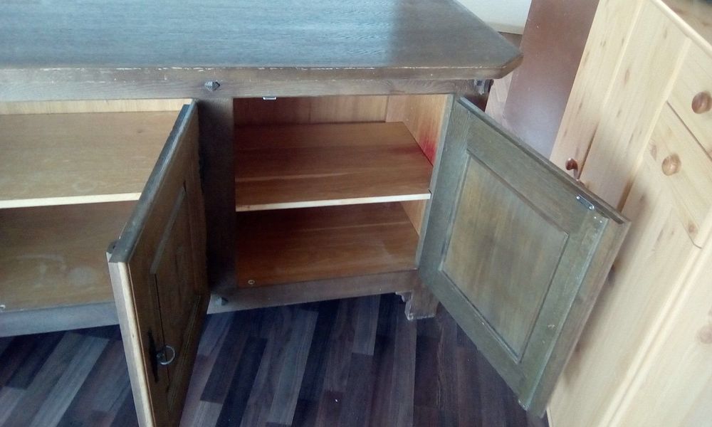 Holzkommode / Holzschrank 3