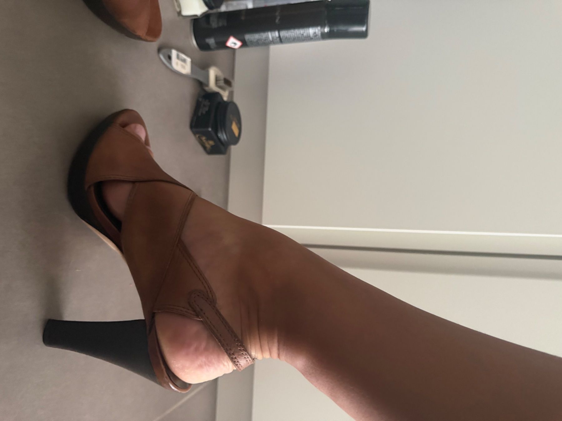 Stuart Weitzman Damenschuhe: Stuart Weitzman Sandali pelle marrone – Gebraucht aus Gentilino von shoes_jvs6 2