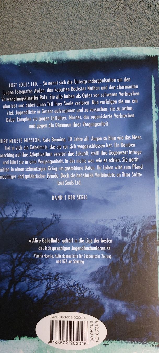 Libri: Bluetooth Blue Eyes   Jugendthriller – Nuovo (secondo la descrizione) da Sarmenstorf venduto da Puschi 1