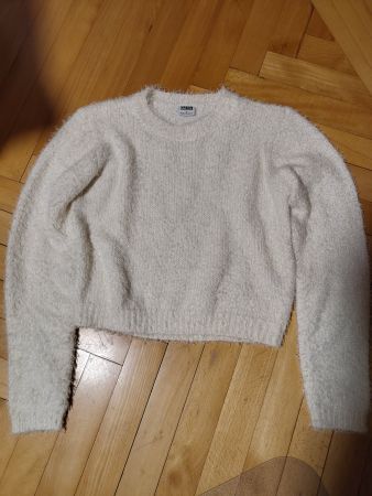 Weisser Flauschpullover (M)