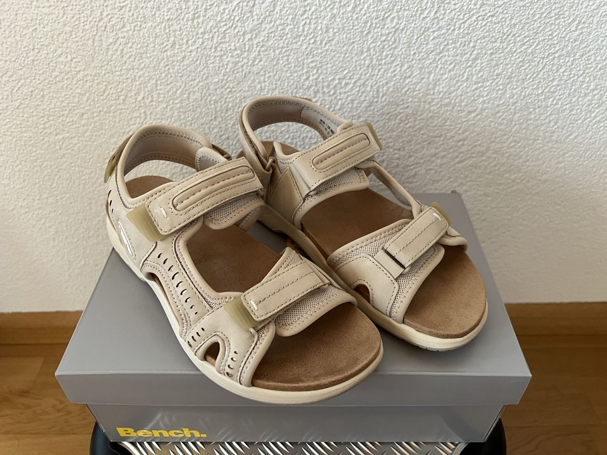 Bench Scarpe da donna: Bench Sandalen beige Grösse 38 – Usato da Stein AG venduto da Anastasia_Asya