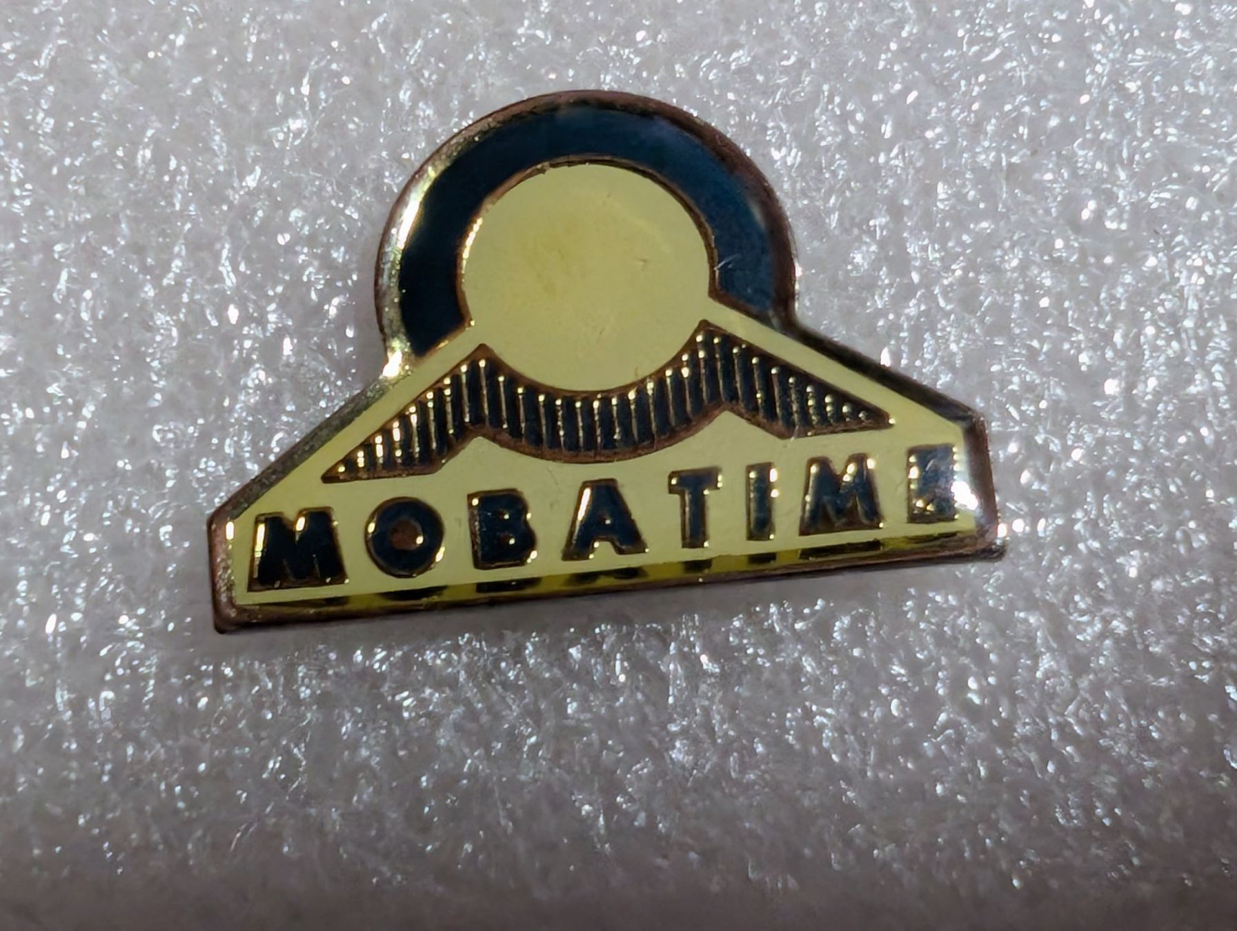 Placchette & Badge: Ansteckpin 251: Mobatime – Usato da Oppligen venduto da Pin-Fall-Shop