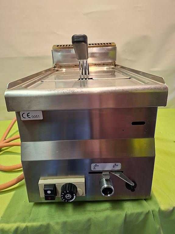 Komplettküchen: Friteuse à gaz – Gebraucht aus Le Landeron von Pol_Liquidations 2
