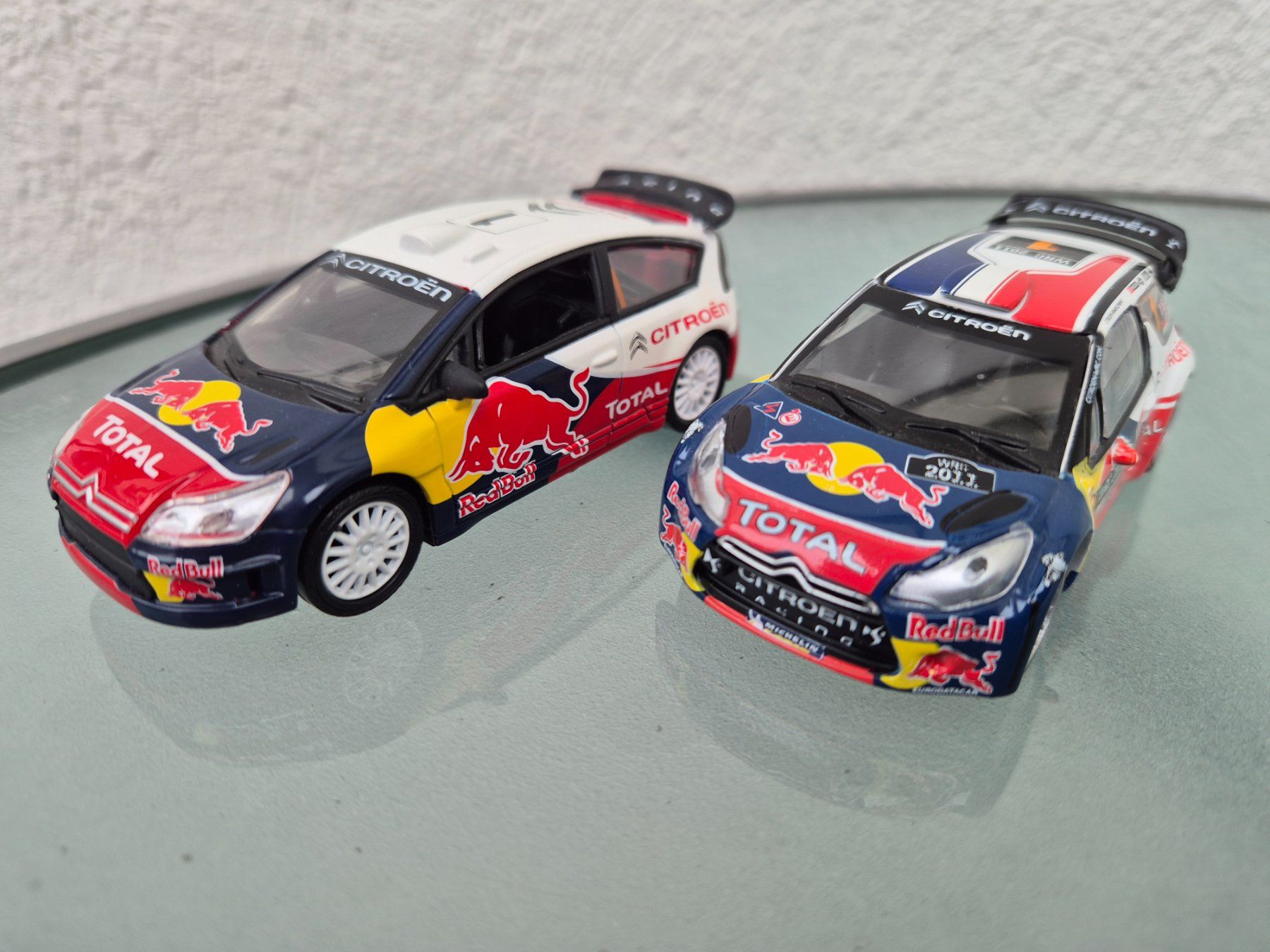 Citroën Modellini d'auto: Citroen DS und C4 Red Bull 1:43 – Usato da Oberbuchsiten venduto da laffite54 7
