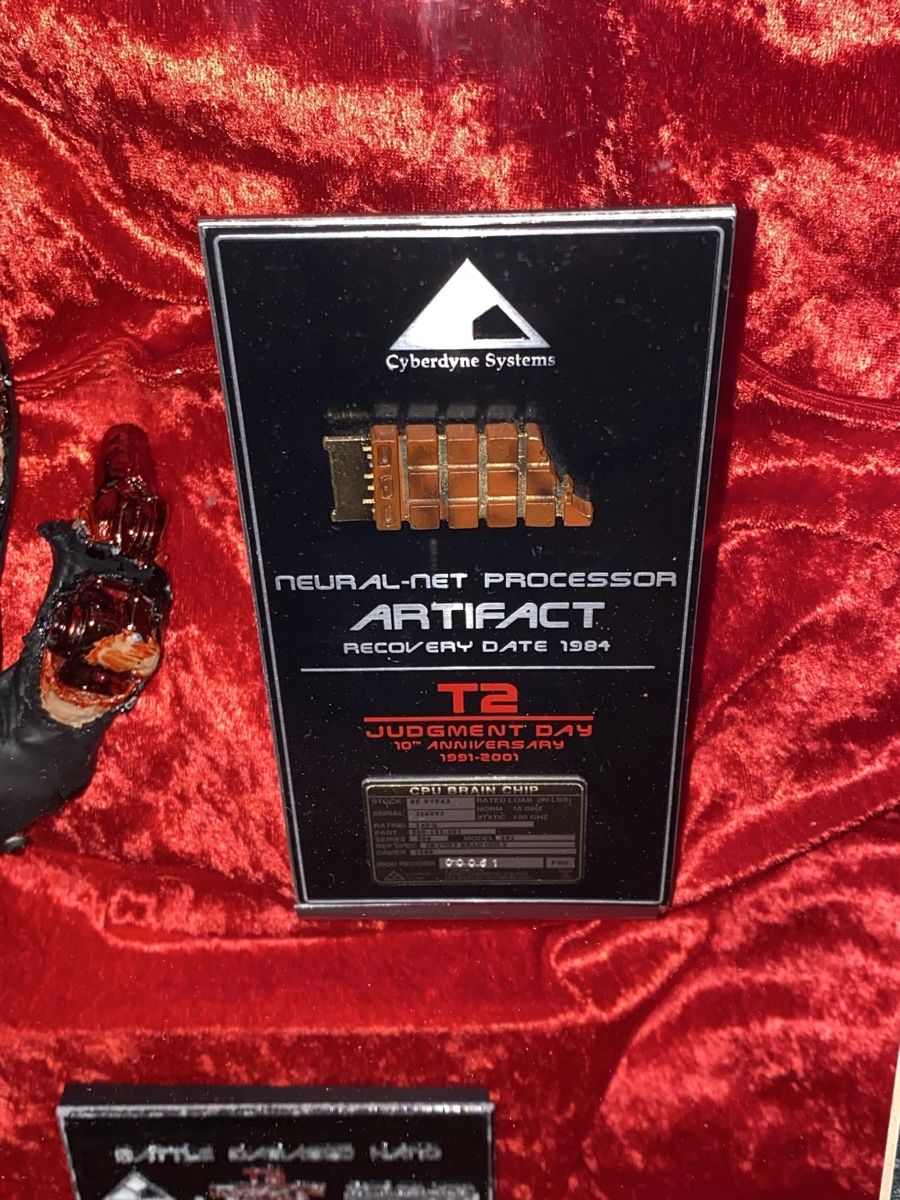 Statuette: Peerless Design Studios - Terminator 2 - Damaged Hand – Usato da Endingen venduto da Emil8 2