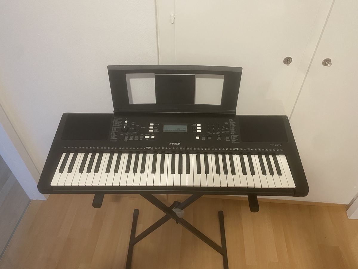 Yamaha Strumenti musicali: Keyboard Yamaha PSR-E37 – Usato da Winterthur venduto da Arta61 1