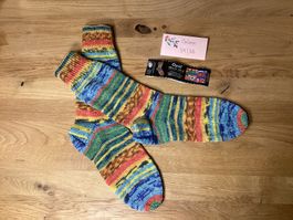 Handgestrickte Hundertwasser Socken
