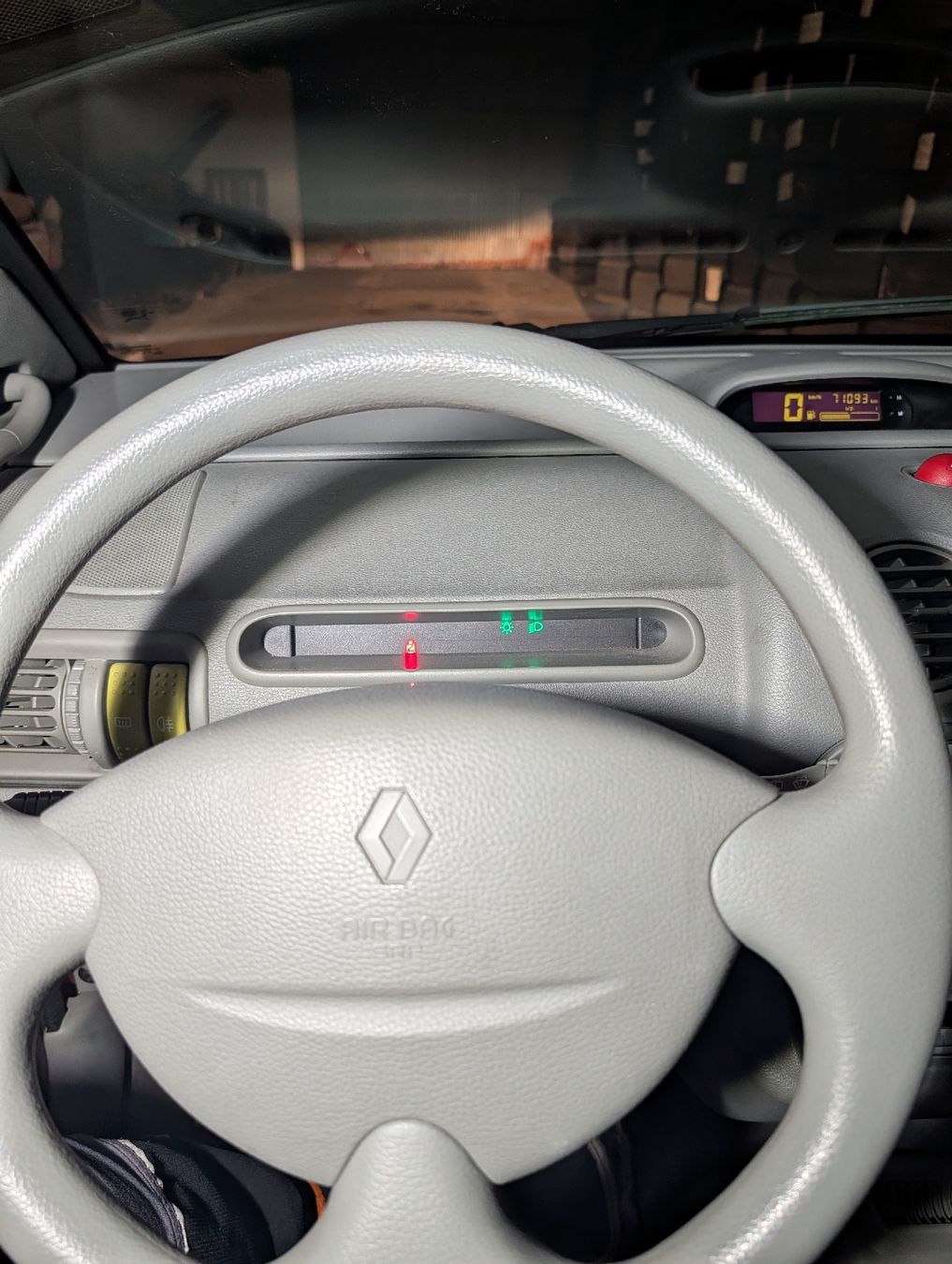 Renault Autos: Twingo 1998 71000km – Gebraucht aus Mezzovico von spa_6969 5