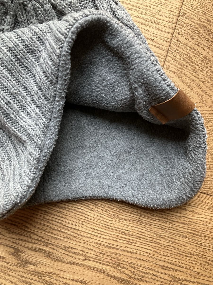 H&M Altro abbigliamento per bambino: Graue Strickkappe 110/128 – Usato da Cham venduto da Liliane78 2