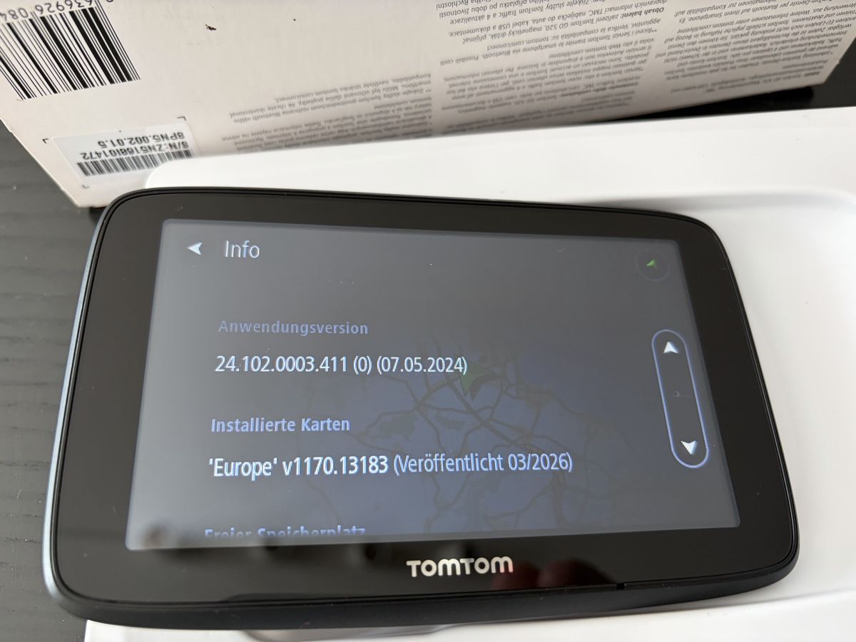 Tomtom Navigation: TomTom GO 520 mit Wi-Fi und Halterungen – D'occasion à Stachen par Isontino 1