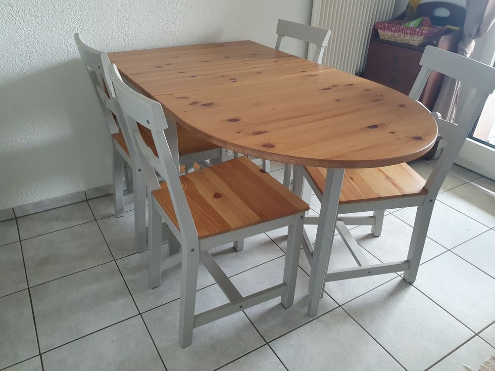 Tisch mit 4 Stühlen | Kaufen auf Ricardo