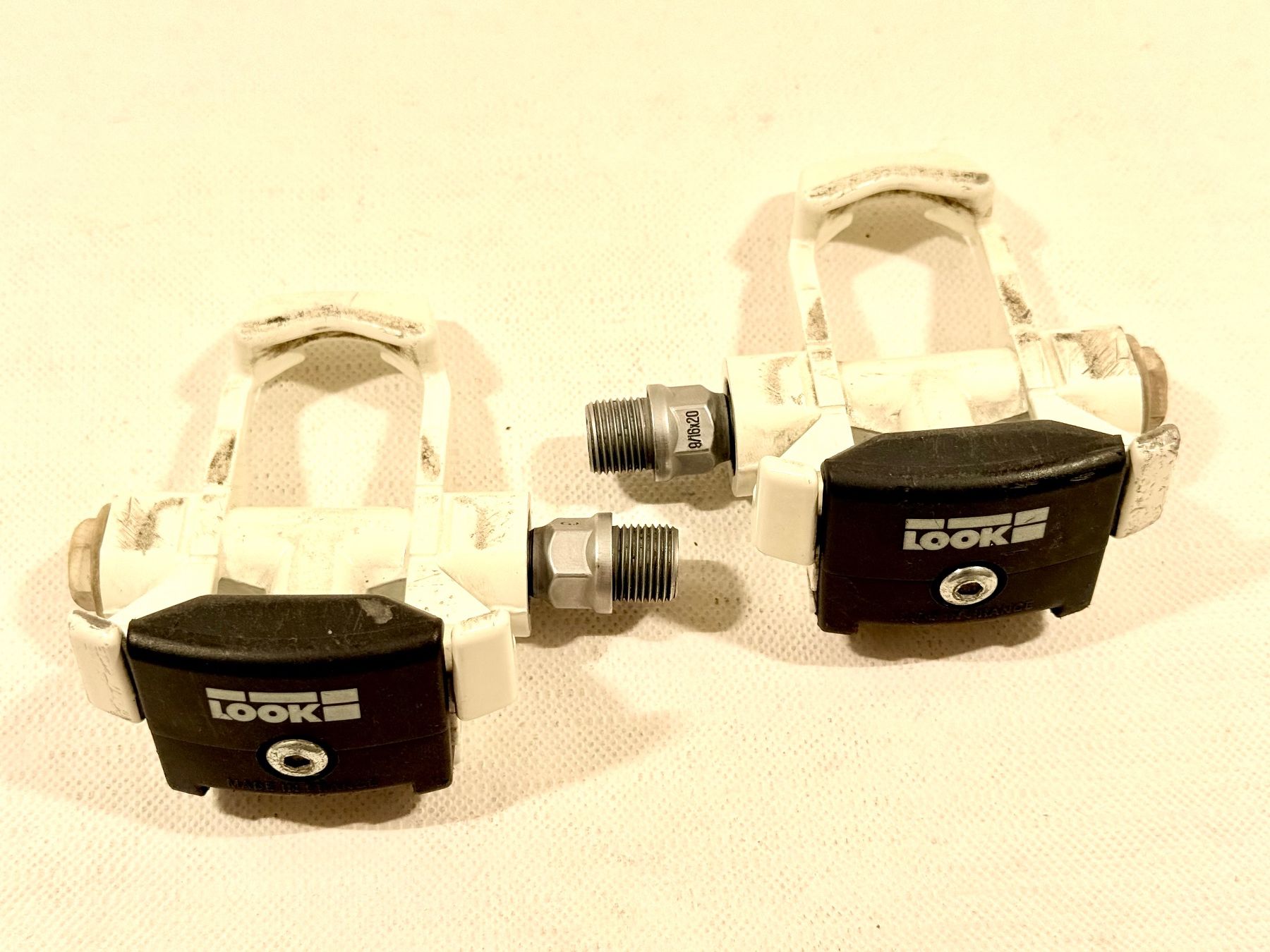 Look Ersatzteile: LOOK Pedals Pedalen 1.Generation Schwarz Weiss – Gebraucht aus Luzern von bikeandbeltcom 1