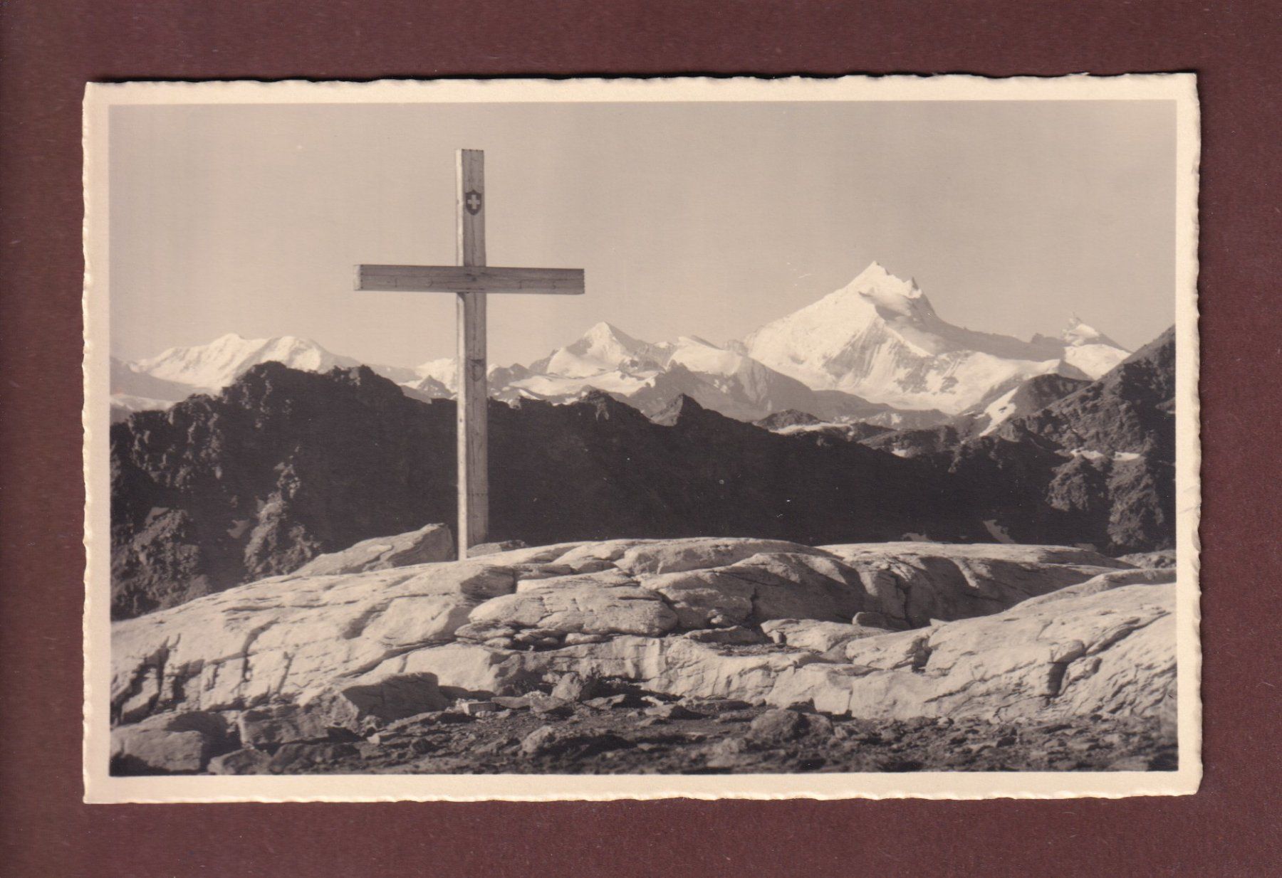 Cartoline postali: LÖTSCHENPASS - Bergkreuz – Usato da Pully venduto da nicecards-shop