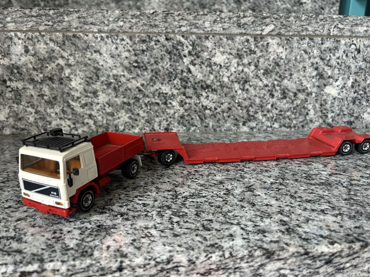Siku Kits de montage: Volvo Tiefbett , Siku – D'occasion à Horw par Tigercat635