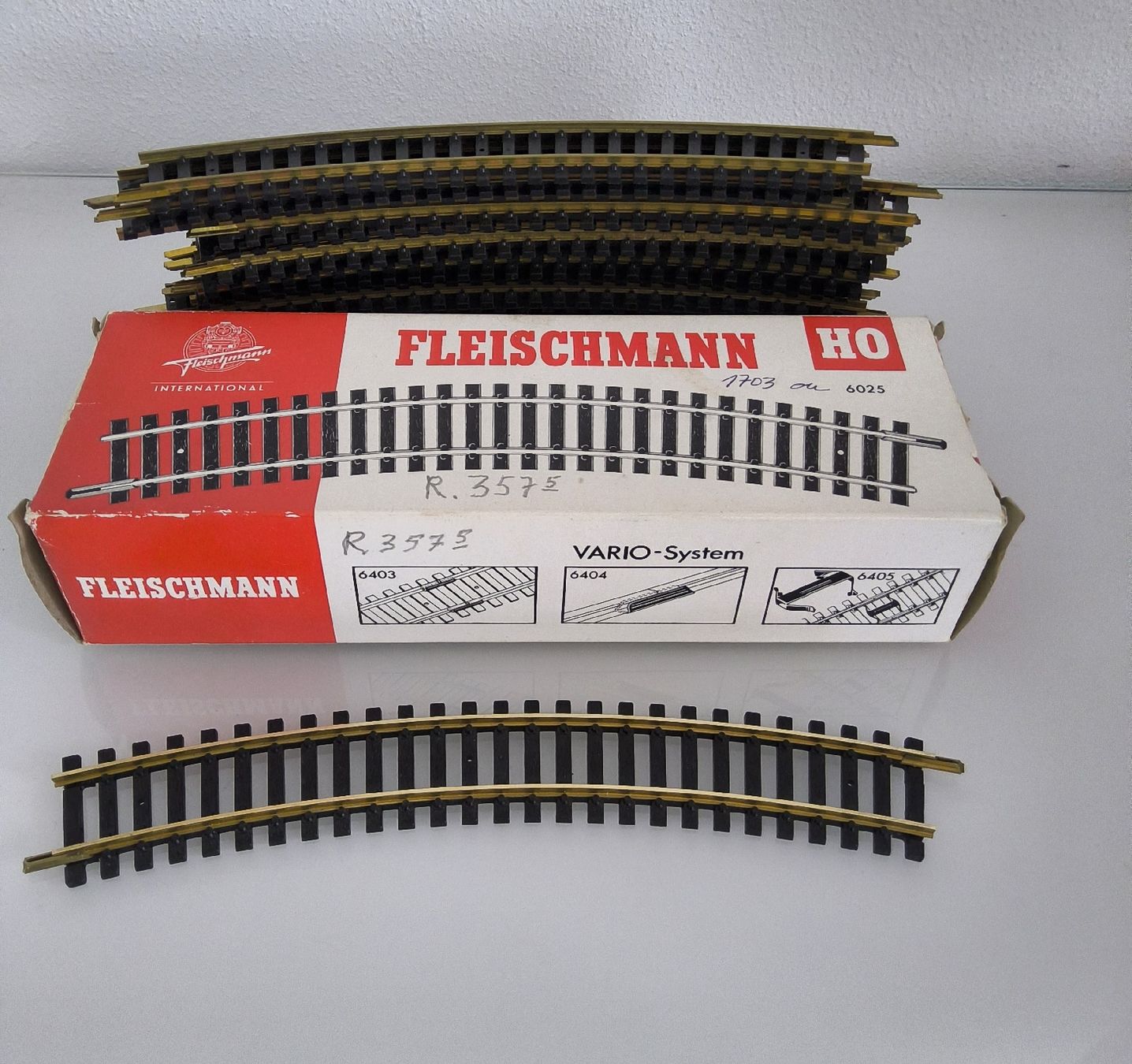 Fleischmann Modellini di ferrovie: Fleischmann HO 6025 Schienen 20 Stück – Nuovo (secondo la descrizione) da Gross venduto da tho_8nxw