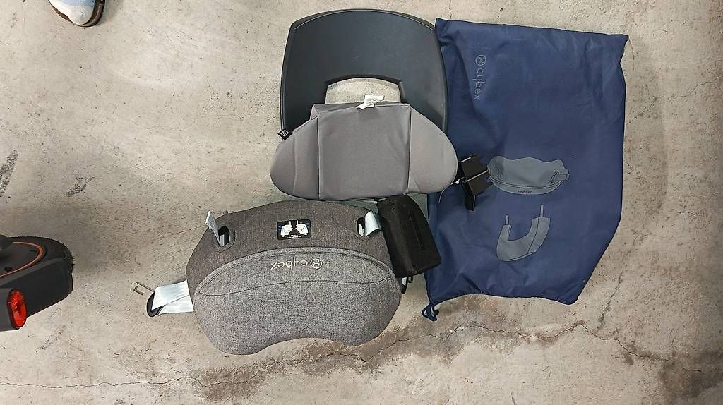 Sièges auto: Cybex Sirona S mit ISOfix Basis  – D'occasion à Bonstetten par thethreecats 2