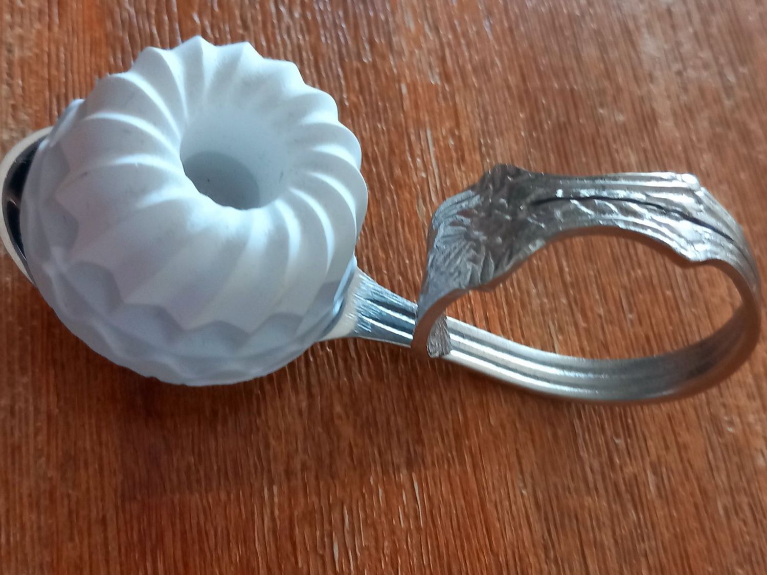 Sonstige Dekorationen & Accessoires: 6 Amuse Bouche / Serviettenr. uf äm gedeckte Tisch. – Gebraucht aus Aegerten von gismolini 1