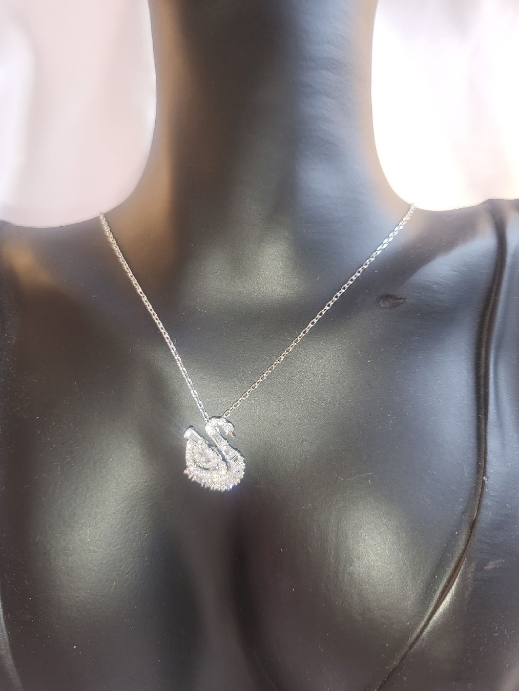 Swarovski Colliers: NEUE Swarovski Halskette – Neuf avec emballage d'origine à Hellbühl par d.d.d.125 5