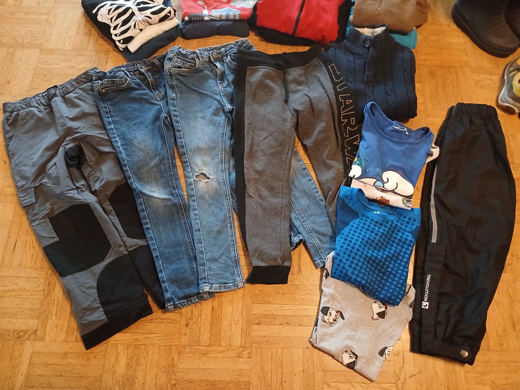 Kleiderpakete & -sets: Räuberpaket Grösse 122 – Gebraucht aus welschenrohr von sinaela 2