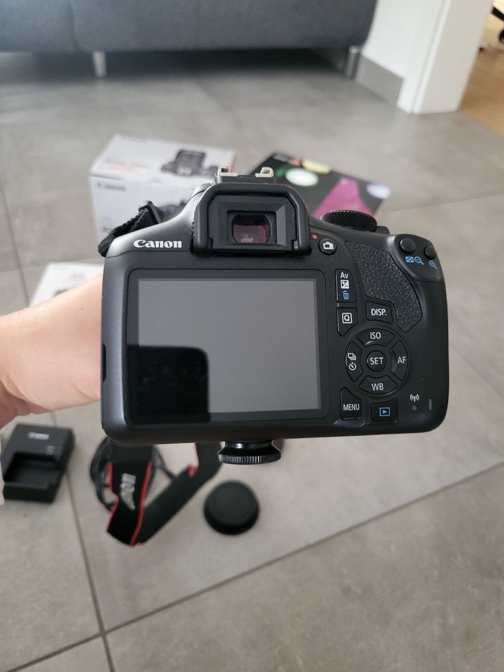 Canon Appareil photo: Canon 1300 D – Neuf (Voir description) à Ecuvillens par loloall 8