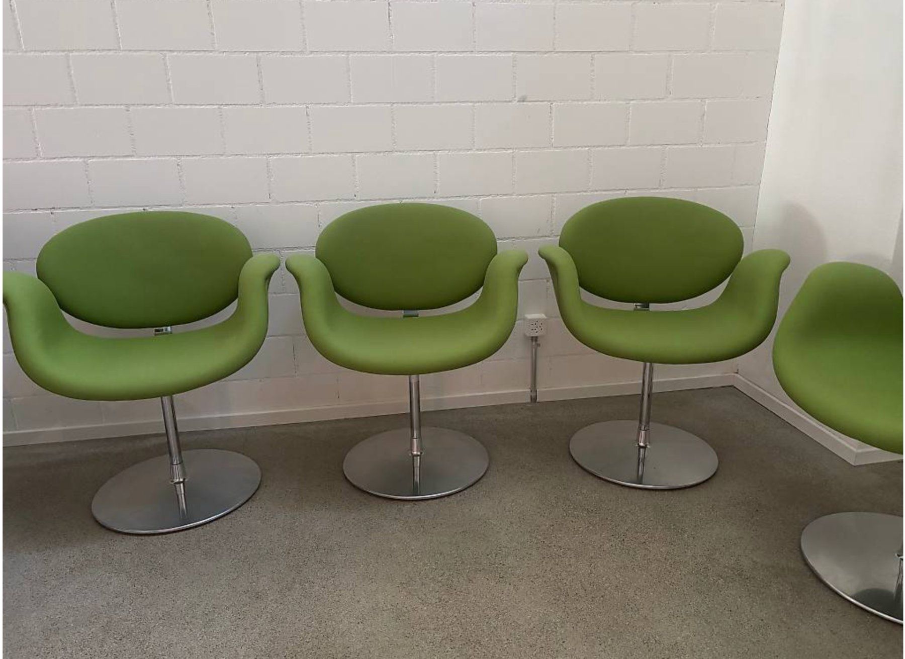 Stühle: Little Tulip Chairs – Gebraucht aus Langnau am Albis von Tastendruck 1