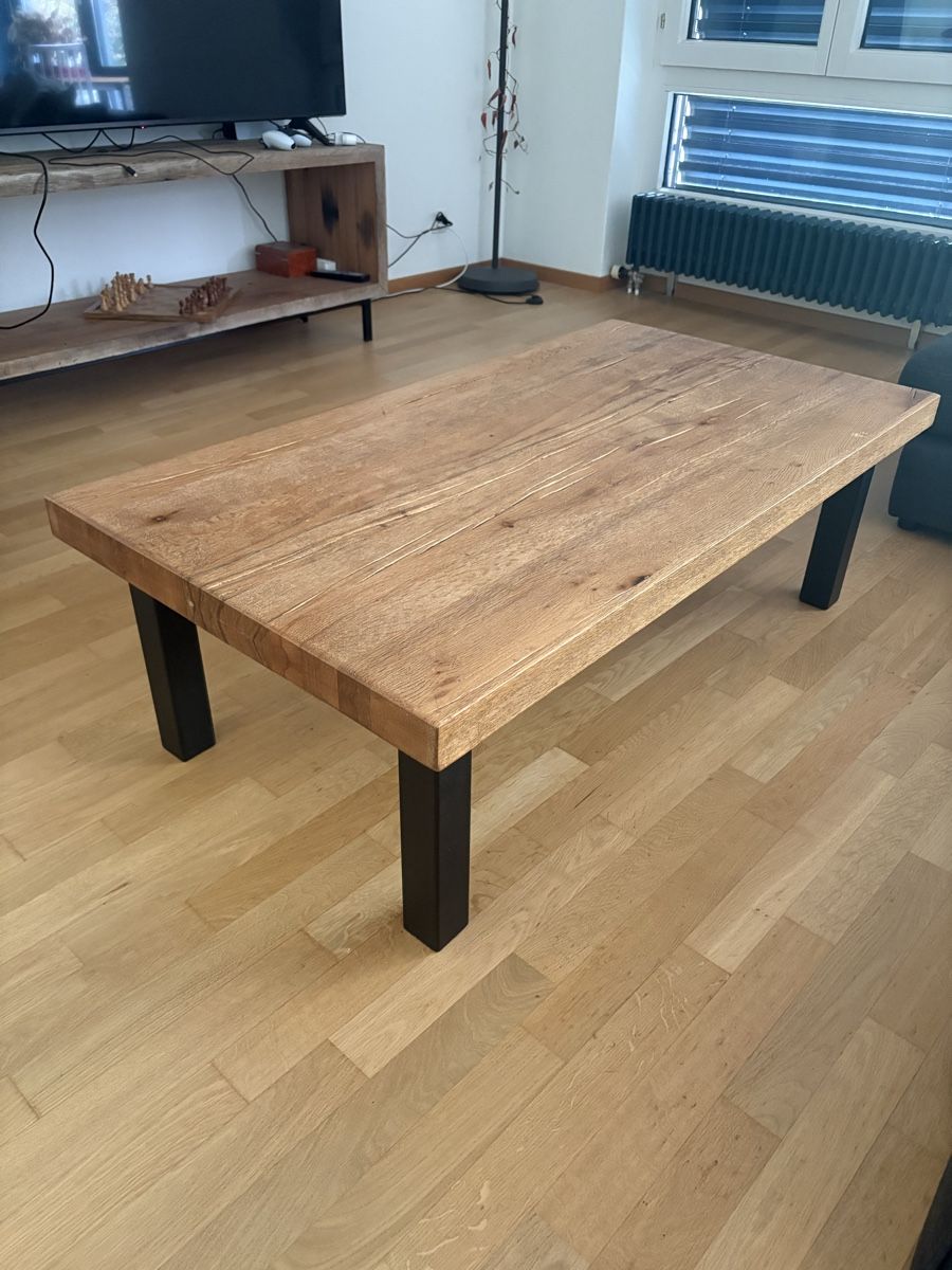 Tables: Massiver Eichenholz-Couchtisch – D'occasion à Bern par sch_8r7x 1