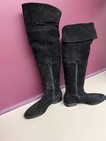 Schwarze Overknee