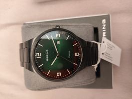 Bering Herrenuhr aus Titan, neuwertig mit Box, Top Zustand!