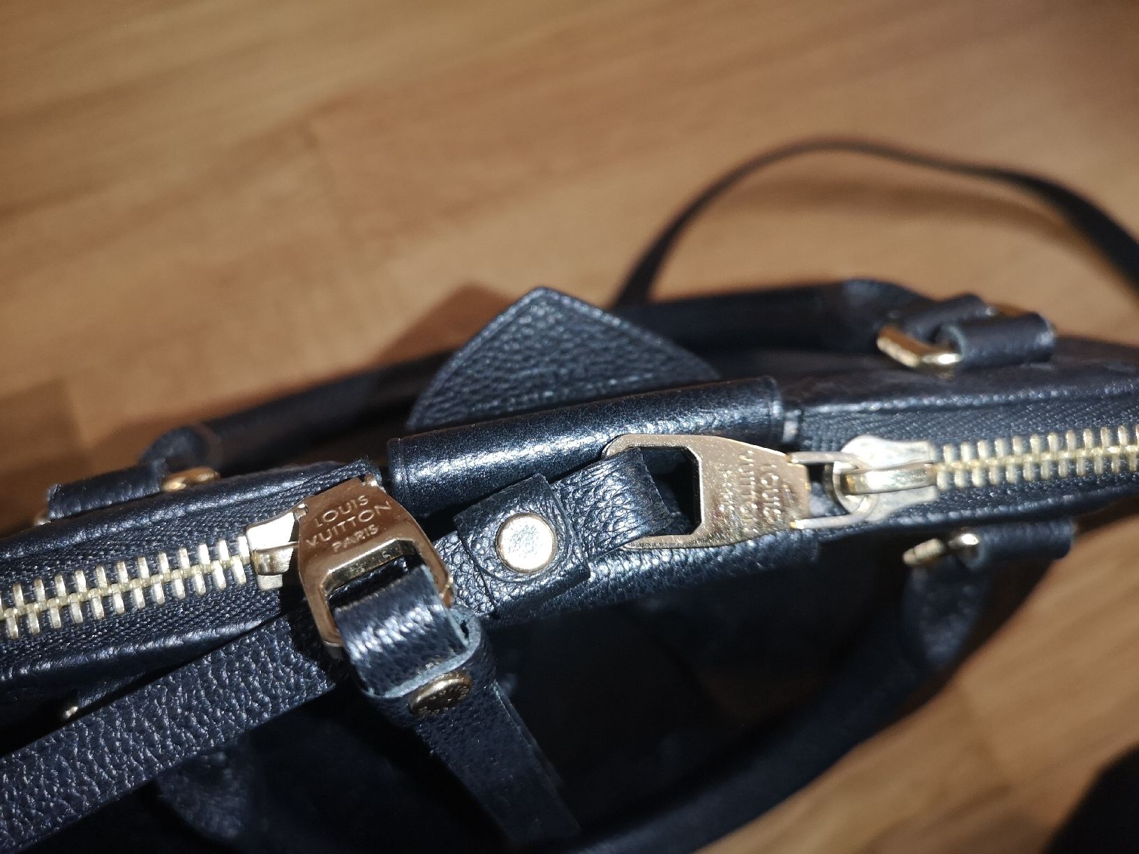 Louis Vuitton Borse da donna: Luis Vuitton Ledertasche schwarz Top Zustand – Usato da Dietikon venduto da pokerface5 4