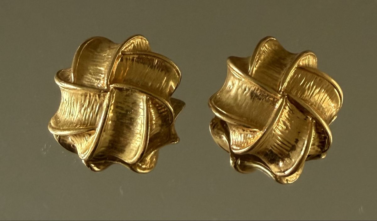 Ohrringe & -stecker: Rare Vintages Clips – Gebraucht aus Binningen von Sophiescloset 1