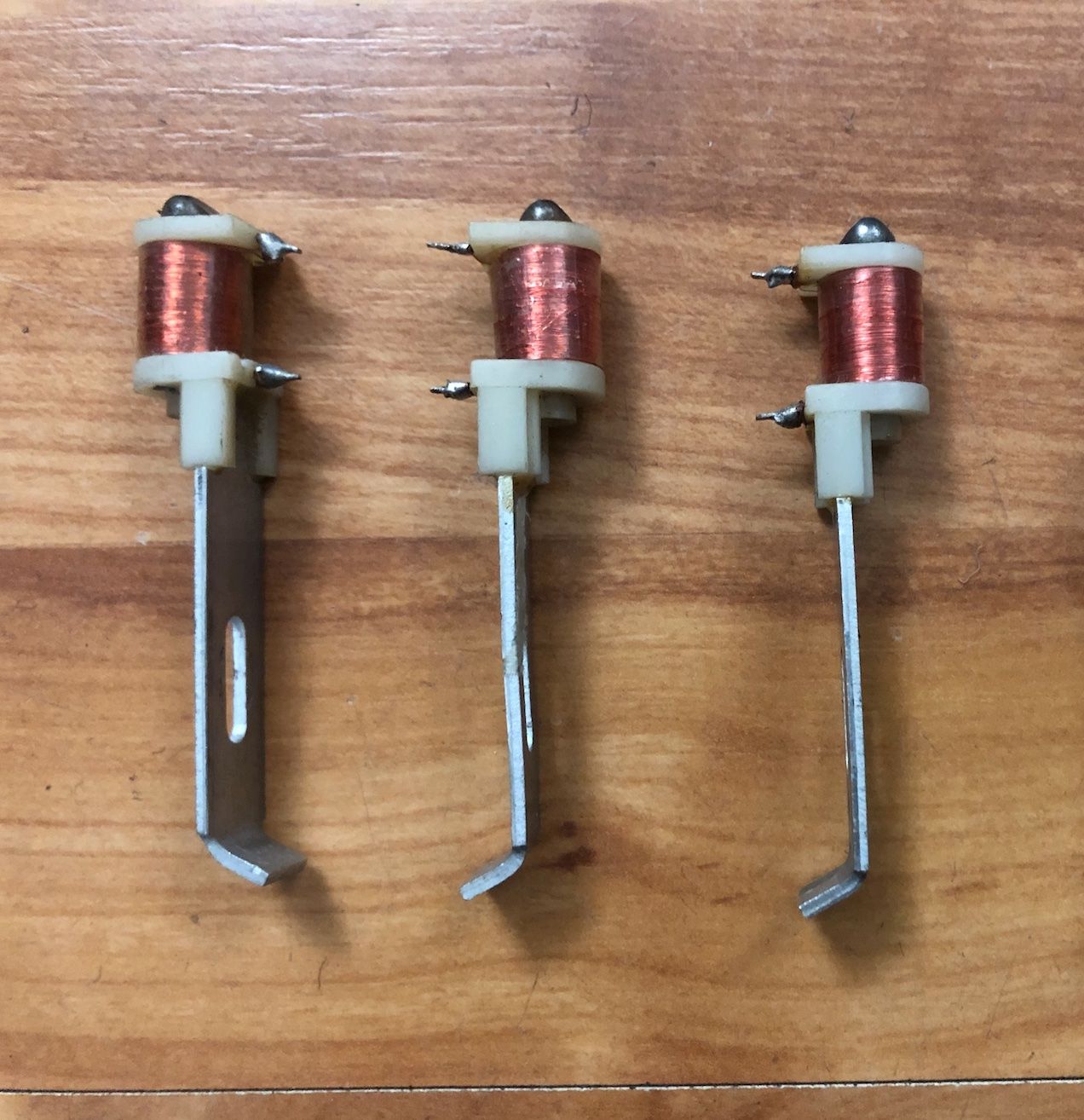 Strumenti musicali: Fender Rhodes pickups micros – Usato da lausanne venduto da Pierreougy 1