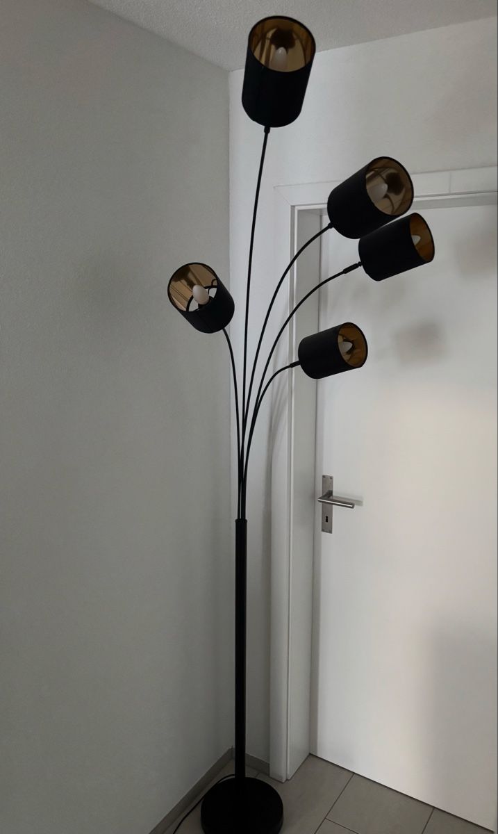 Lampade: Stehleuchte – Usato da Eiken venduto da cha_jx9k