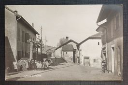 AK Partie du Village MONT-SUR-ROLLE um 1900 belebt