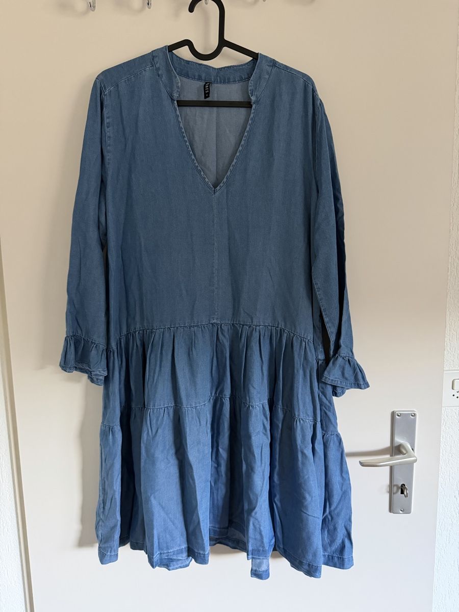 Vestiti: Jeanskleid von Desires, Grösse M – Usato da Langnau am Albis venduto da Schneeflocke92