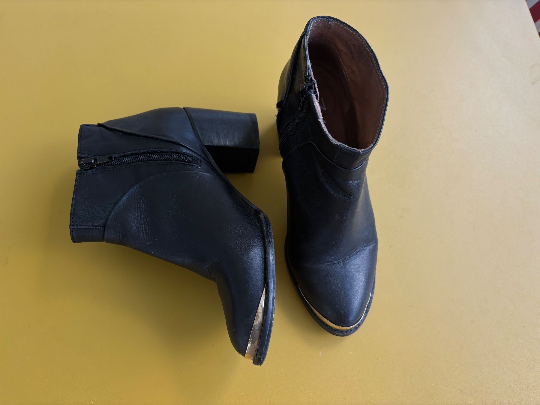 Damenschuhe: ZIGN schwarze Leder-Stiefeletten Gr. 36 – Gebraucht aus Zürich von missmodernage