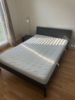 Bett 140x200cm mit Nachttisch, Marke Interio – inkl. Matratz