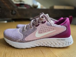 Nike React Sneaker – Gr. 39 (fällt klein aus, wie 38.5)