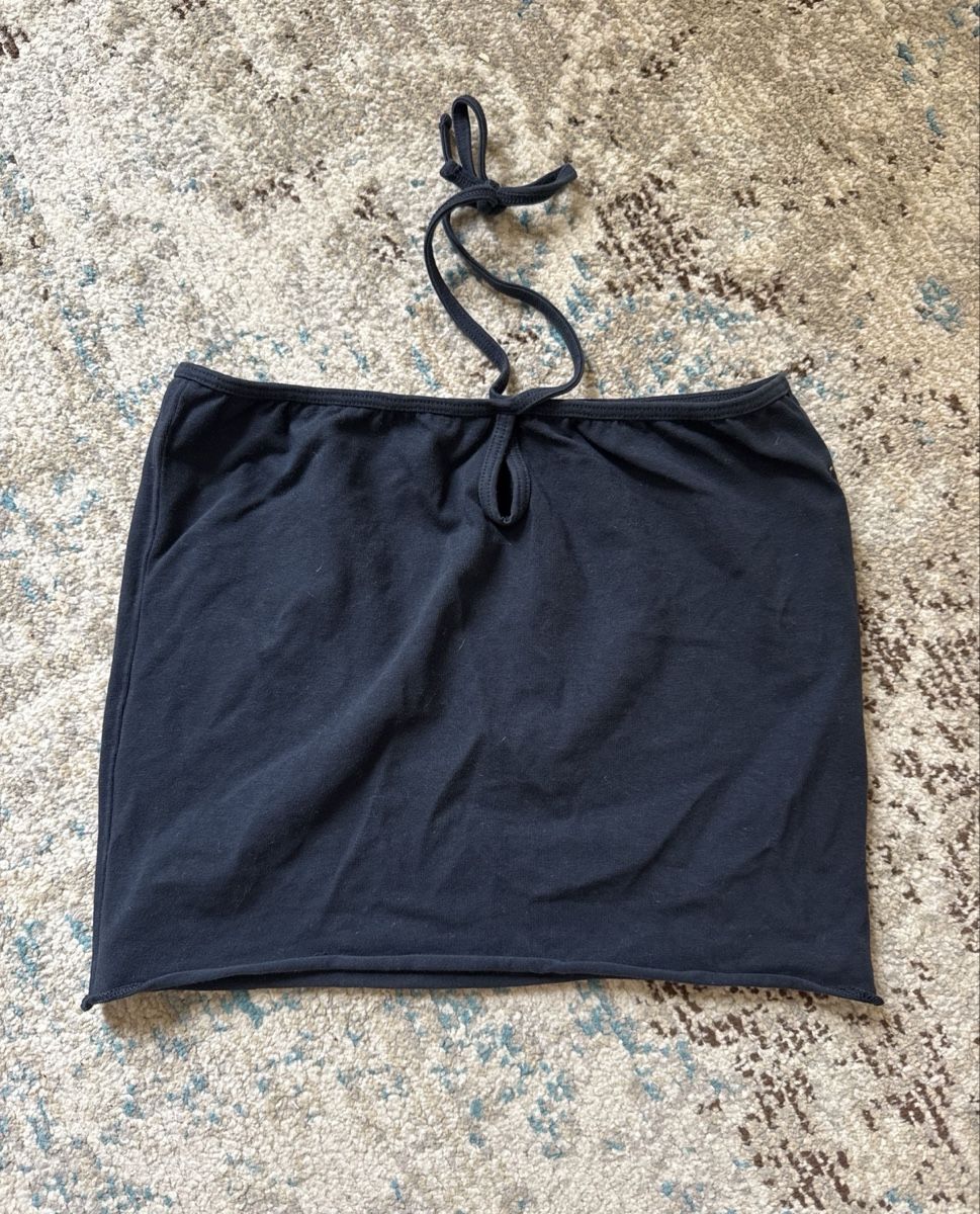 Brandy Melville Top: NAVY HALTER TOP – Nuovo (secondo la descrizione) da Hagendorn venduto da ava_2hq7