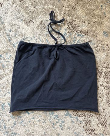 NAVY HALTER TOP