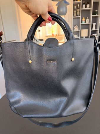 Schwarze Furla Ledertasche, super Zustand