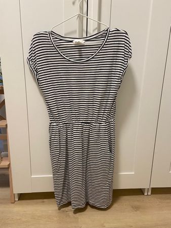 Gestreiftes H&M Basics Kleid in der Grösse S, Neu