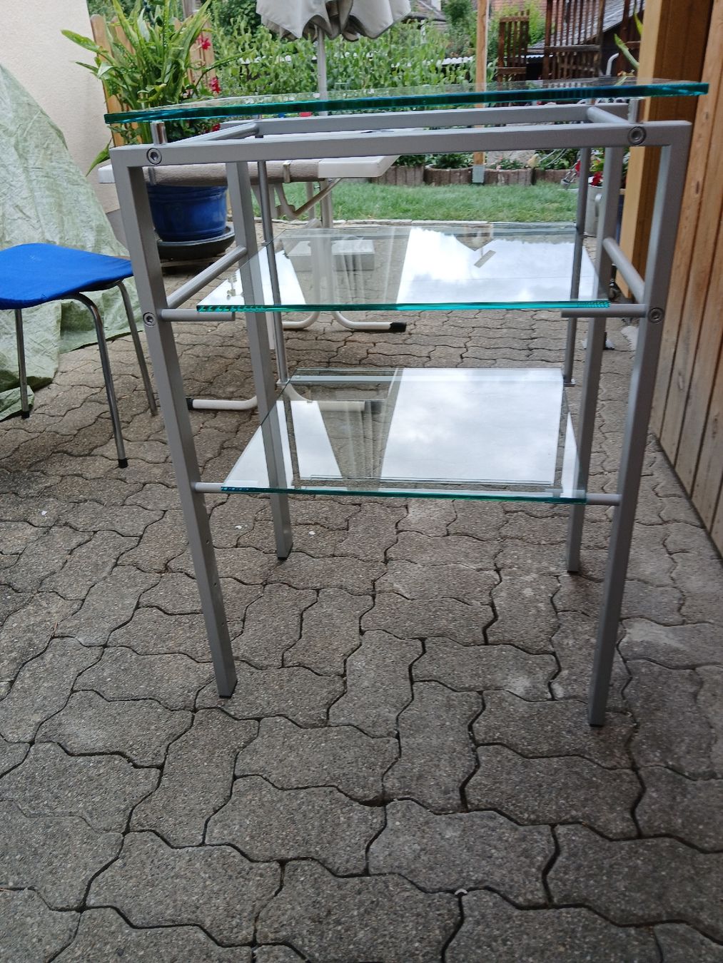 Tables: Tischli mit Glasblatten – Défectueux à Zunzgen par grogro02