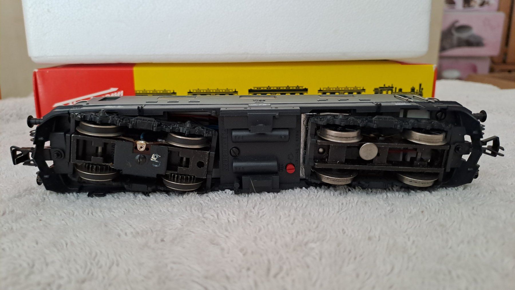 Fleischmann Modellini di ferrovie: Fleischmann SBB Re 4/4 H0 GL/13 – Usato da Winterthur venduto da Riebeli333 5