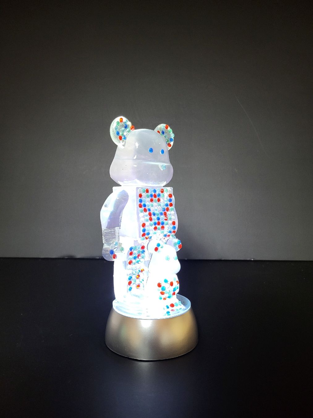 Lampade: Bearbrick Lampe Lumineuse LED - Déco Originale 28cm – Nuovo e nell'imballaggio originale da Cheseaux-Lausanne venduto da ped_ccj9 1