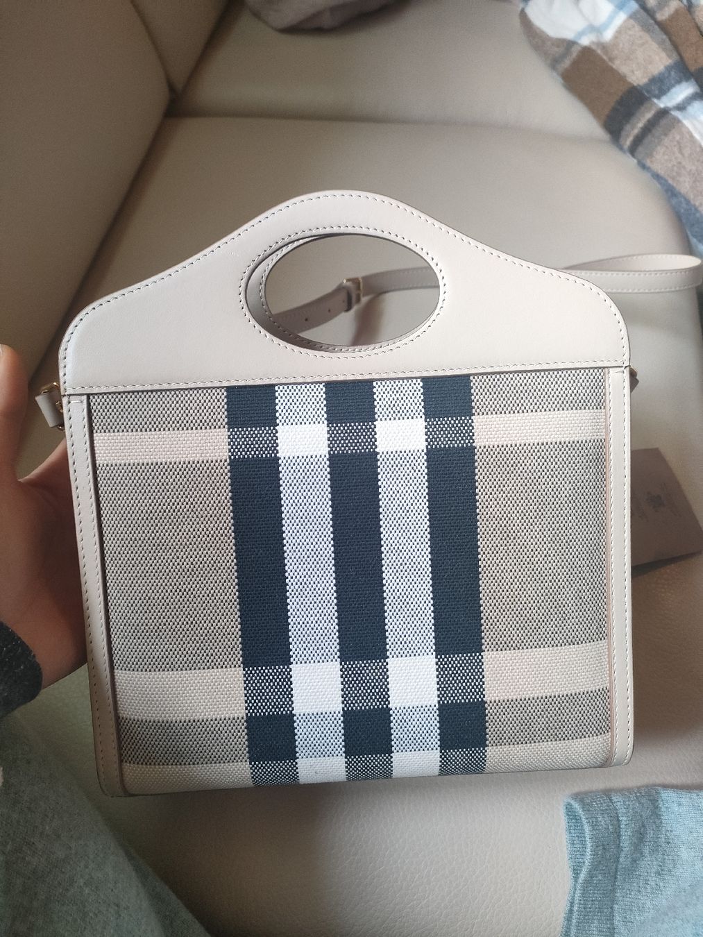 Burberry Borse da donna: Schicke Burberry Tasche, neuwertig – Nuovo (secondo la descrizione) da Wil SG venduto da Peachy 5