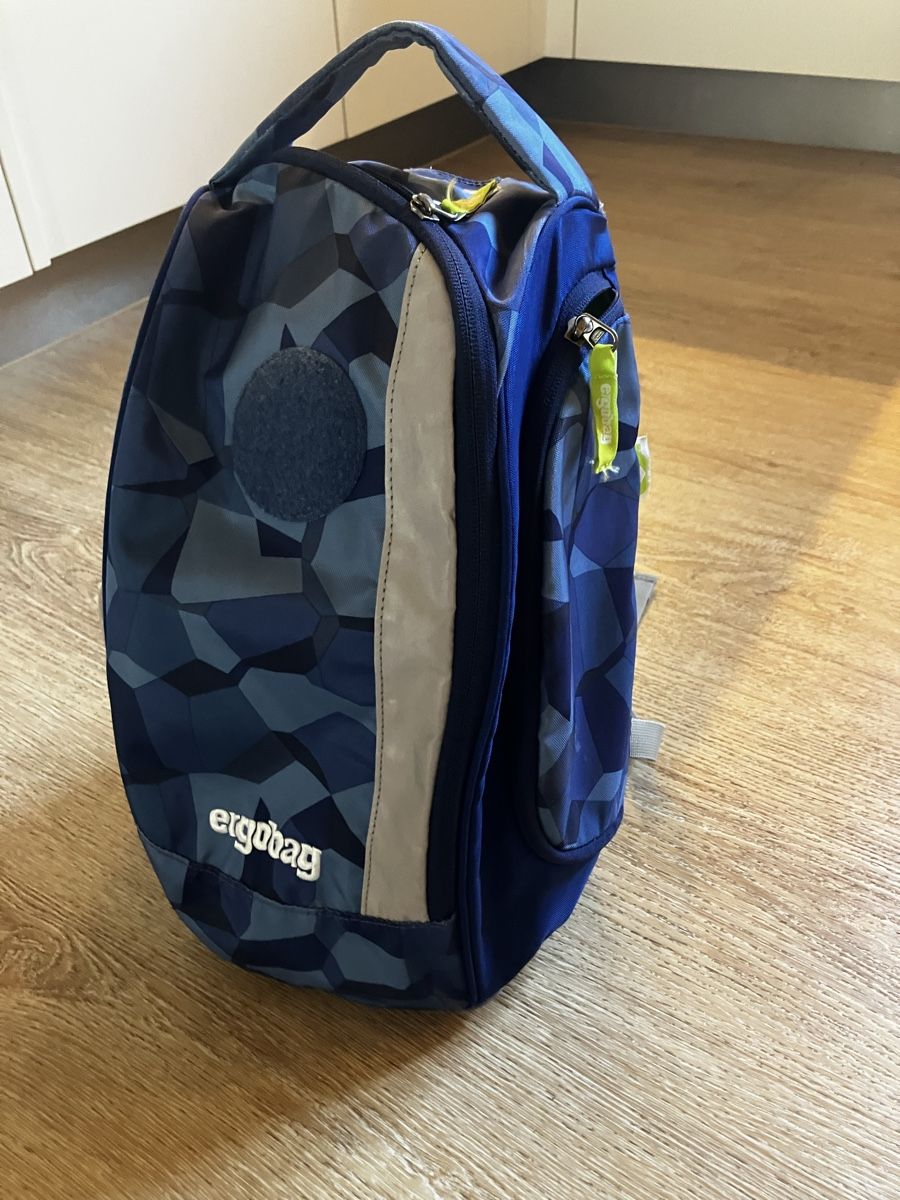 Ergobag Borse & Zaini: Ergobag Set: Turn-Rucksack, 2 Etuis, Sticker – Usato da Winterthur venduto da day_hen 4