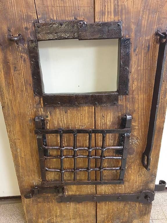 Porte: à vendre rare porte de cachot de prison – Usato da chénens venduto da mathieu016 1