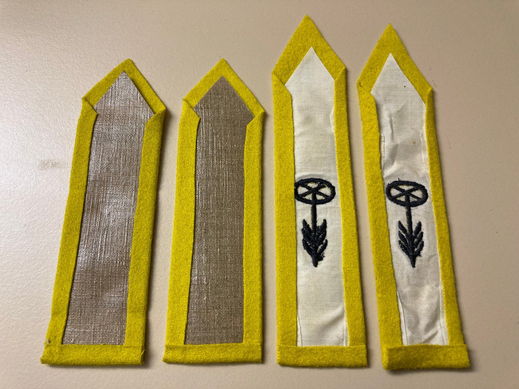 Schweizer Armee Placchette & Badge: 2 Paare Ärmelpatten Leichte Truppen - Schweizer Armee – Nuovo (secondo la descrizione) da Brütten venduto da Hst1 1