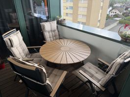 Set Tisch + 4 Positionsstühle mit Auflage 4 Monate alt